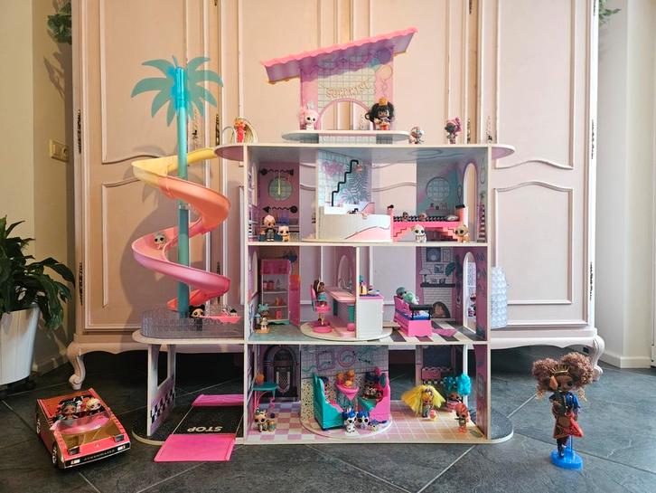 LOL Surprise! OMG Fashion Huis Speelset, Kinderen en Baby's, Speelgoed | Poppenhuizen, Zo goed als nieuw, Poppenhuis, Ophalen