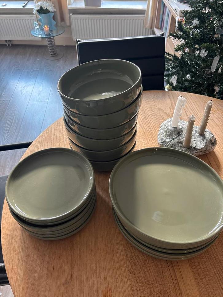 Royal Boch Servies - 18 Delig, Huis en Inrichting, Keuken | Servies, Zo goed als nieuw, Bord(en), Overige stijlen, Aardewerk, Ophalen