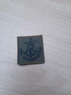 Borstembleem, Verzenden