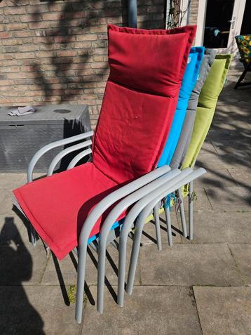 4 Tuinstoelen inclusief kussens beschikbaar voor biedingen