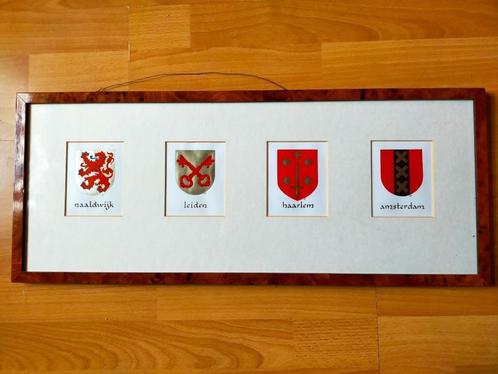 Lijst met 4 perfect handgetekende stadswapens (26 / 63 cm), Antiek en Kunst, Kunst | Overige Kunst, Ophalen of Verzenden