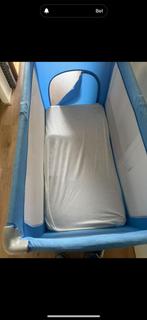 Campingbedje met matrasje - Blauw, Kinderen en Baby's, Ophalen, Gebruikt, Reisbedje