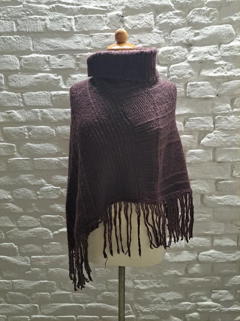 Mooie Nielsson Poncho - Maat 36-38, Kleding | Dames, Overige Dameskleding, Zo goed als nieuw, Verzenden
