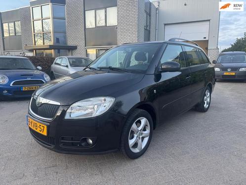 Skoda Fabia Combi 1.6-16V Sport Automaat Trekhaak, Auto's, Skoda, Bedrijf, Te koop, Fabia, ABS, Airbags, Airconditioning, Boordcomputer