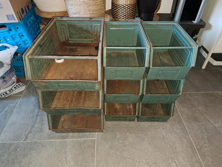 Oude Vintage Industriële Stapelbakken Lager-Fix Groen, Huis en Inrichting, Kasten | Lockerkasten, Gebruikt, Ophalen