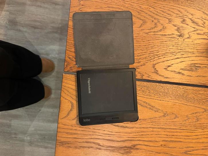 Kobo libra h2o ereader e-reader, Computers en Software, E-readers, Zo goed als nieuw, 8 inch, 8 GB, Bluetooth, Touchscreen, Waterbestendig