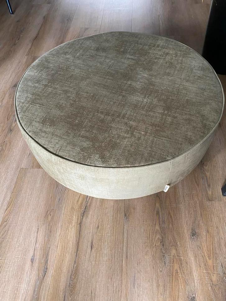 VT Wonen Poef - Stijlvol en Comfortabel, Huis en Inrichting, Banken | Voetenbanken en Poefen, Zo goed als nieuw, Minder dan 50 cm