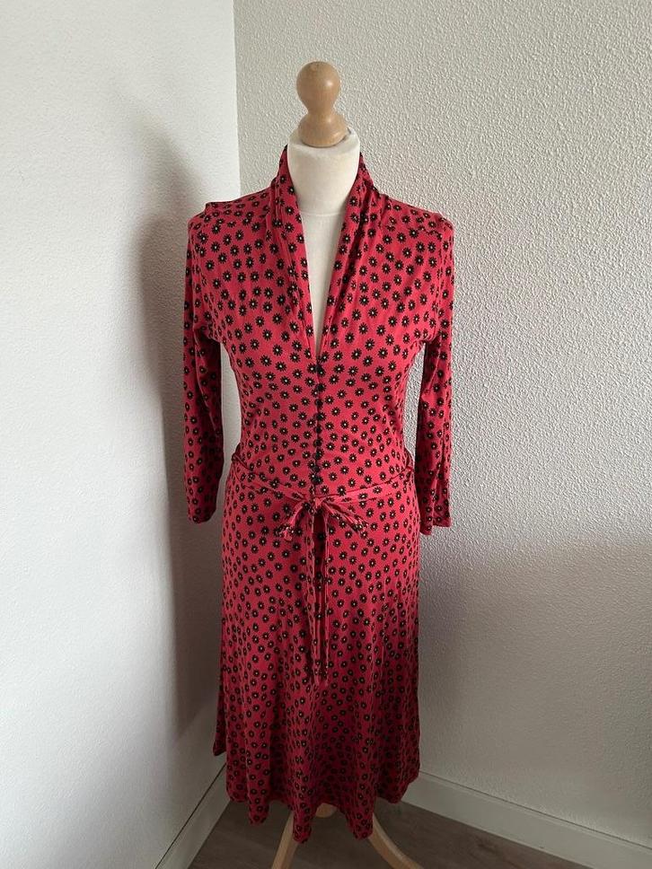 King Louie maat L rode bloemen Emmy jurk 2100, Kleding | Dames, Jurken, Zo goed als nieuw, Maat 42/44 (L), Rood, Knielengte, Ophalen of Verzenden