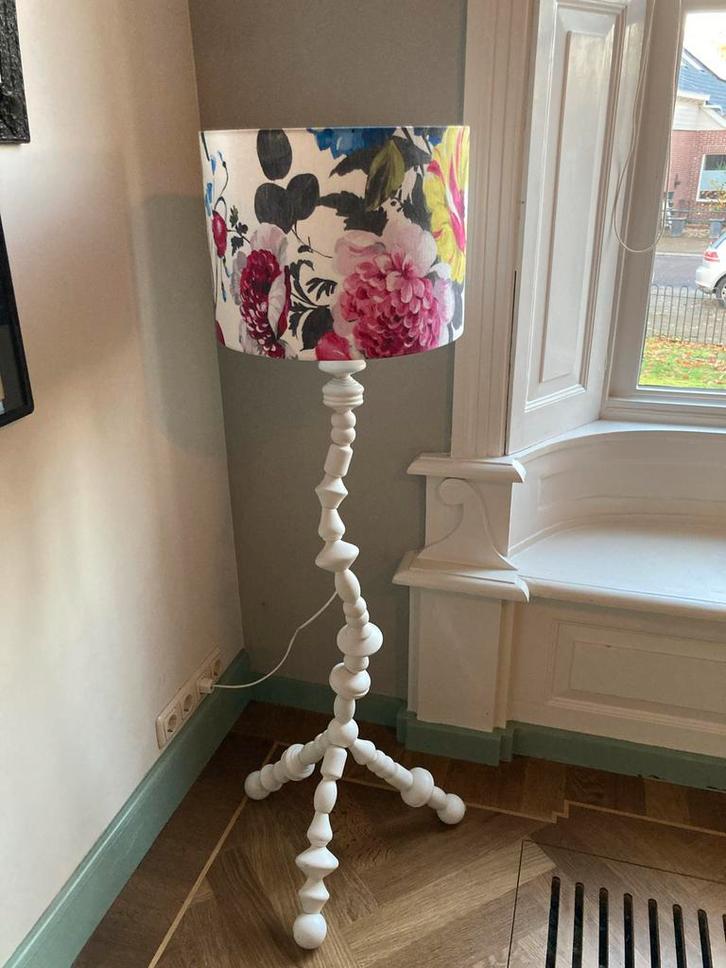 IKEA Svarva Vloerlamp - Uniek Design!, Huis en Inrichting, Lampen | Vloerlampen, Gebruikt, 100 tot 150 cm, Hout, Ophalen