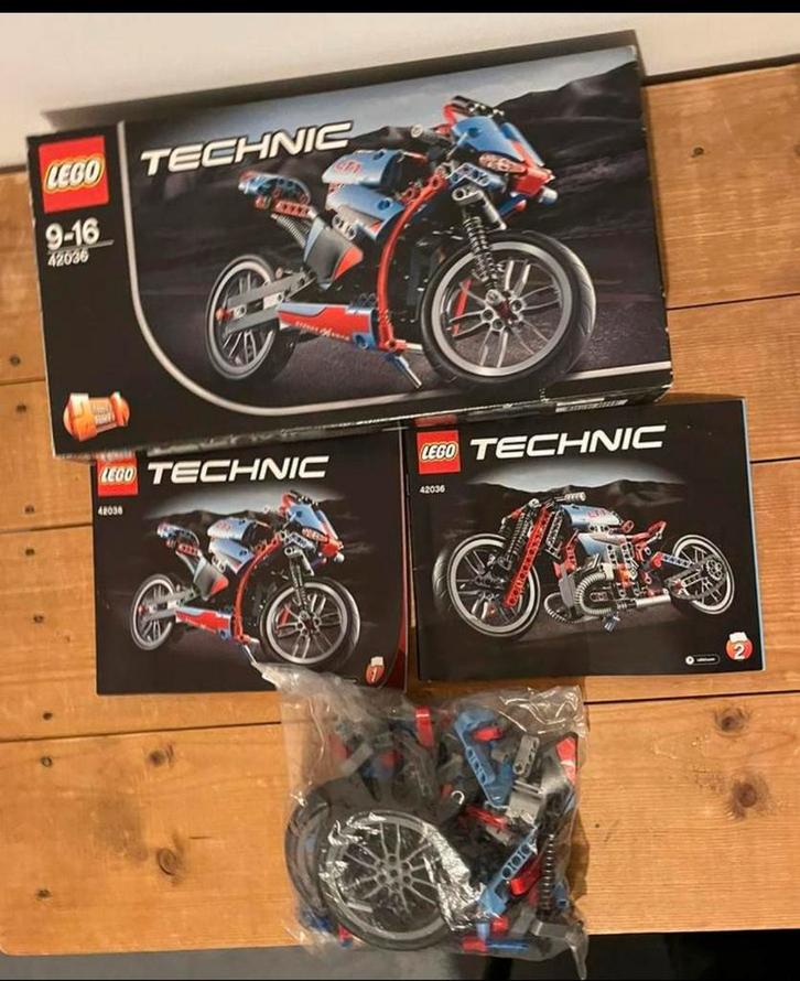 LEGO Technic 42036 - Straatmotor (in uitstekende staat), Kinderen en Baby's, Speelgoed | Duplo en Lego, Nieuw, Lego, Complete set