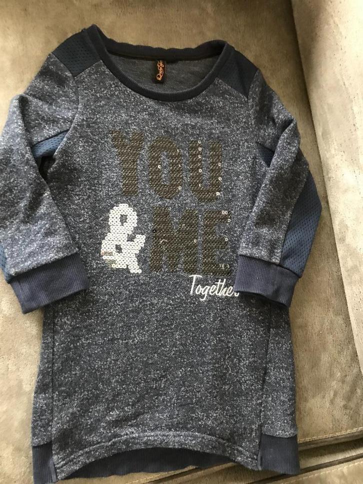 leuk net donkerblauw jurkje mt 104/110 tekst in pailletten, Kinderen en Baby's, Kinderkleding | Maat 104, Gebruikt, Meisje, Jurk of Rok