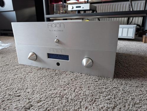 Aaron No 22 Cineast vv en No 3 Millennium ev, Audio, Tv en Foto, Versterkers en Receivers, Zo goed als nieuw, Stereo, 120 watt of meer