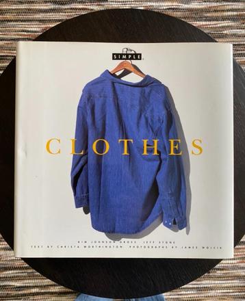 Chic Simple: Clothes beschikbaar voor biedingen