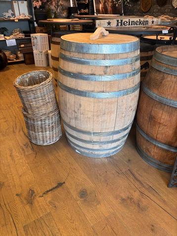 Eikenhouten regenton met deksel - 300 liter beschikbaar voor biedingen