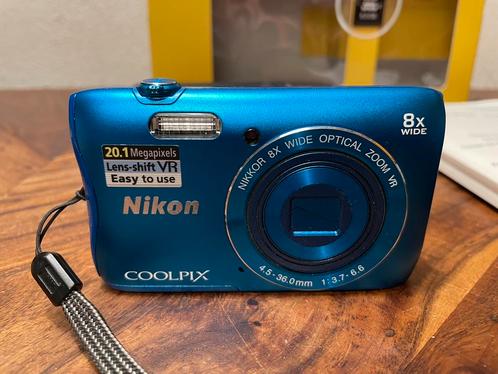 Nikon Coolpix S3700 WIFI (kleine valschade), Audio, Tv en Foto, Fotocamera's Digitaal, Zo goed als nieuw, Nikon, 8 keer of meer