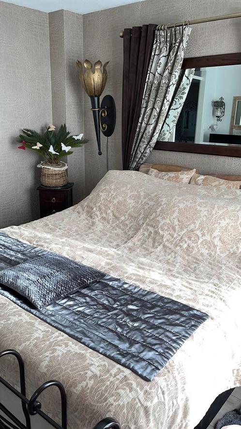 Luxe zeer groot sprei, Huis en Inrichting, Slaapkamer | Beddengoed, Zo goed als nieuw, Tweepersoons, Ophalen of Verzenden
