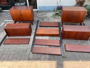 Wandkast Simpla Lux vintage teak jaren 60 retro design €595 beschikbaar voor biedingen