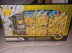 Pikachu V Union Box - Pokémon Celebrations, Hobby en Vrije tijd, Verzamelkaartspellen | Pokémon, Ophalen of Verzenden