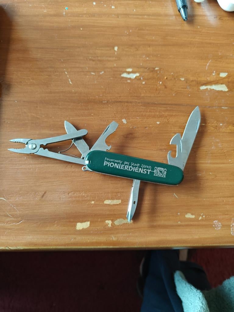Zeldzaam Victorinox zakmes Brandweer Zürich Pionierdienst, Verzamelen, Ophalen of Verzenden, Zo goed als nieuw
