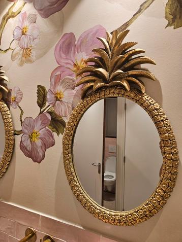 Gezocht ananas spiegel zoals op de foto beschikbaar voor biedingen