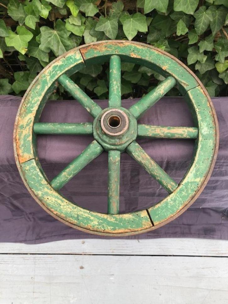 Te koop: Mooi antiek houten wagenwiel (karrewiel), Antiek en Kunst, Curiosa en Brocante, Ophalen of Verzenden