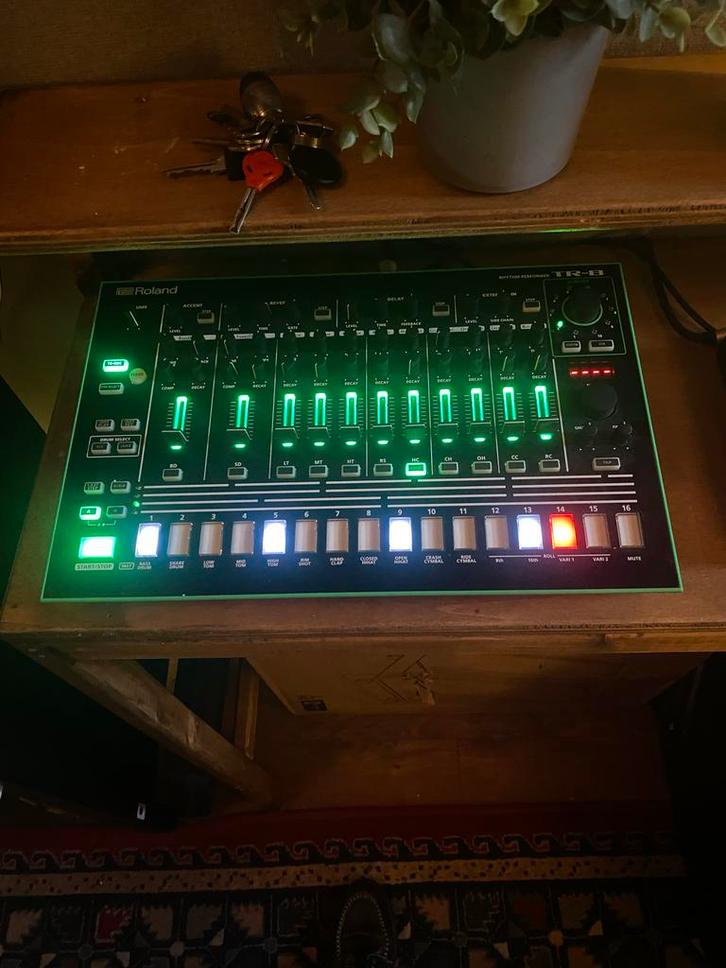 Roland TR-8 Rhythm Performer - Drum Machine, Muziek en Instrumenten, Drumcomputers, Gebruikt, Roland, Ophalen