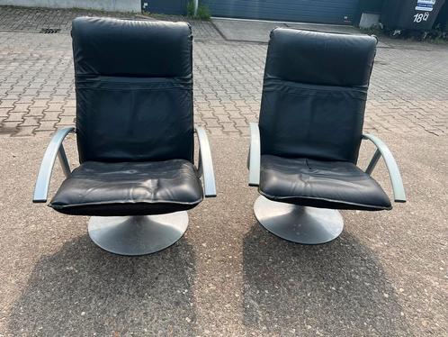 2 Kebe Denemarken zwart leer fauteuils €75 p/s design, Huis en Inrichting, Fauteuils, Gebruikt, Leer, Metaal, 50 tot 75 cm, 75 tot 100 cm