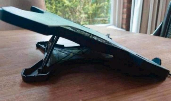 Trust Laptopstandaard met koeler (36x25), in nette staat, Computers en Software, Laptopstandaarden, Zo goed als nieuw, In hoogte verstelbaar