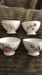 4 oude spoelkommen met bloemen, Antiek en Kunst, Antiek | Servies los, Ophalen of Verzenden