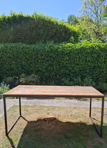 Eetkamertafel hout / Eettafel stalen frame beschikbaar voor biedingen