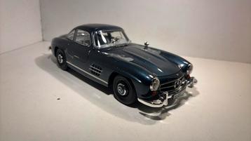 Mercedes benz 300 sl bleu norev 1.18 beschikbaar voor biedingen
