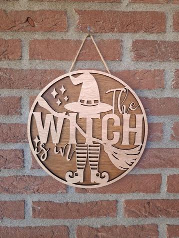 Houten Halloween Welkomstbord – Heks, Bezem en Heksenhoed beschikbaar voor biedingen