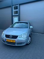 Volkswagen Polo 1.4 NAP!  2006 Grijs, Auto's, Voorwielaandrijving, 74 pk, Zwart, Origineel Nederlands
