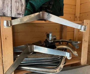 Eames onderstellen voor EA124, Miller beschikbaar voor biedingen