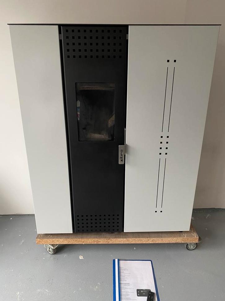Zibro pelletkachel 8kw, Huis en Inrichting, Kachels, Gebruikt, Vrijstaand, Pelletkachel, Hout, Ophalen