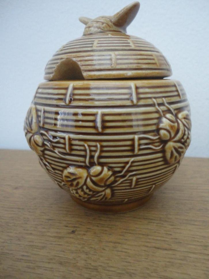 Mooie aardewerk honingpotje afb. bijenkorf met bijen, Antiek en Kunst, Antiek | Keramiek en Aardewerk, Ophalen of Verzenden