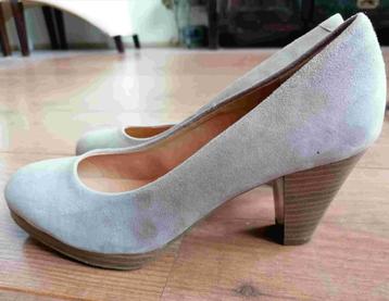 MOOIE suede zandbeige pumps mt. 38 - NIEUW beschikbaar voor biedingen