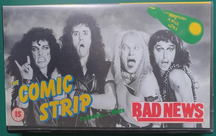 VHS VIDEO. BAD NEWS (SPINAL TAP). RIK MAYALL. YOUNG ONES., Cd's en Dvd's, VHS | Documentaire, Tv en Muziek, Zo goed als nieuw