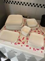 Action wit vierkant servies set, Huis en Inrichting, Ophalen, Zo goed als nieuw, Bord(en)