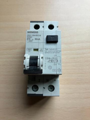 Siemens aardlekautomaat B16-30mA beschikbaar voor biedingen