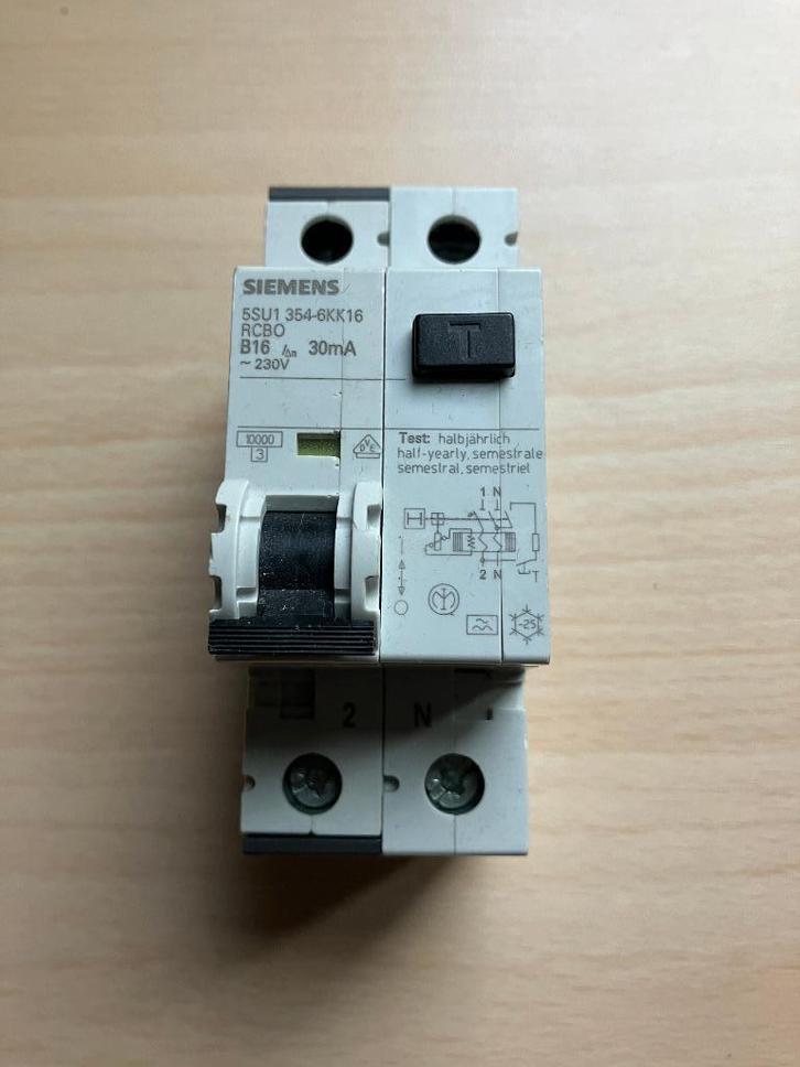 Siemens aardlekautomaat B16-30mA, Doe-het-zelf en Verbouw, Elektra en Kabels, Gebruikt, Overige typen, Ophalen of Verzenden