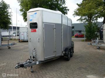 Zeer mooie Ifor williams met aluminium vloer en vooruitloop beschikbaar voor biedingen
