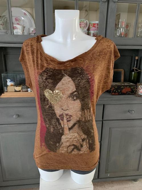 Mooie bruine top van Dept maat S met gouden paillettes, Kleding | Dames, Tops, Gedragen, Maat 38/40 (M), Bruin, Korte mouw, Ophalen of Verzenden