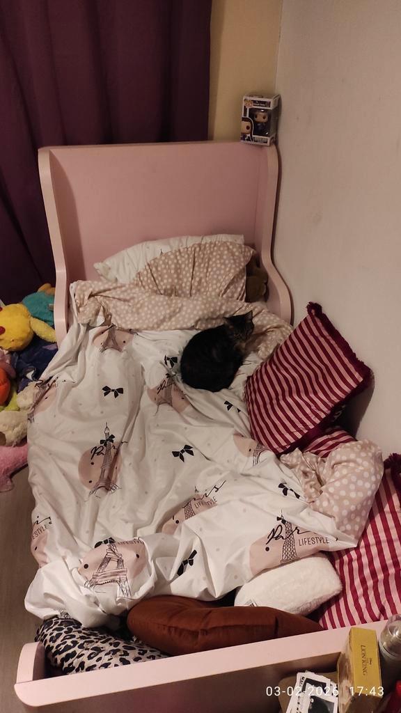 Ikea Busunge Meegroeibed - Roze, Kinderen en Baby's, Kinderkamer | Bedden, Gebruikt, 140 tot 160 cm, 70 tot 85 cm, Lattenbodem