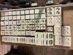 Merten Atelier creme schakelmateriaal stopcontacten, Gebruikt, ., Ophalen of Verzenden, .