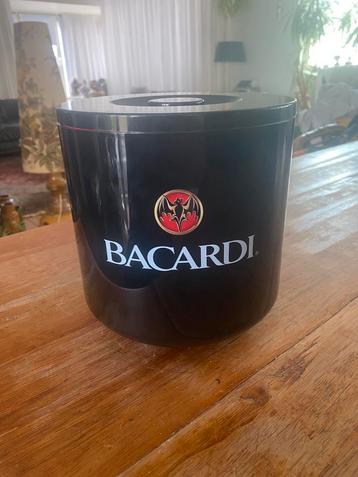 Bacardi rum ijskoeler Havana club cola reclame cocktail rum beschikbaar voor biedingen