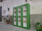 Vintage Grote Vitrinekast Groen Houten Vitrine Kast 3-Deurs, Huis en Inrichting, Kasten | Vitrinekasten, Antiek Retro Vintage Brocante Landelijk
