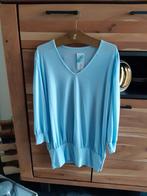 Lange trui van travelstof.  One size. Baby blauw. Nieuw, Ophalen of Verzenden, Nieuw, Maat 46/48 (XL) of groter, Blauw