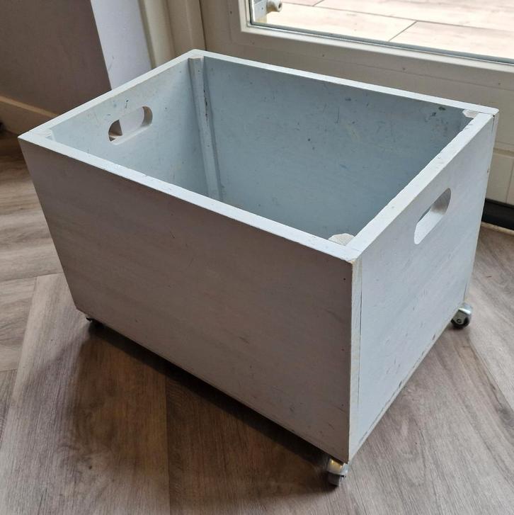 Speelgoed kist op wieltjes van hout - stevig!, Huis en Inrichting, Woonaccessoires | Kisten, Gebruikt, Minder dan 50 cm, Minder dan 50 cm