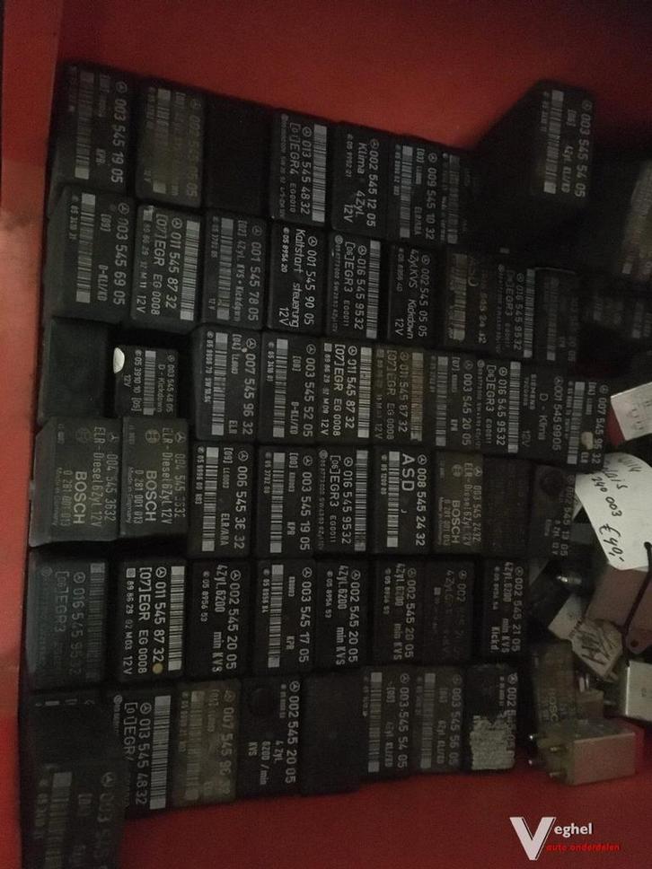 Mercedes w124 relais velen op voorraad, Auto-onderdelen, Elektronica en Kabels, Gebruikt, Ophalen of Verzenden